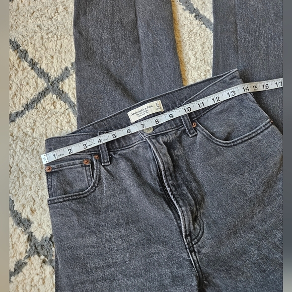 Abercrombie and Fitch 90's straight ultra high rise size 27 or 4 - Picture 3 of 5